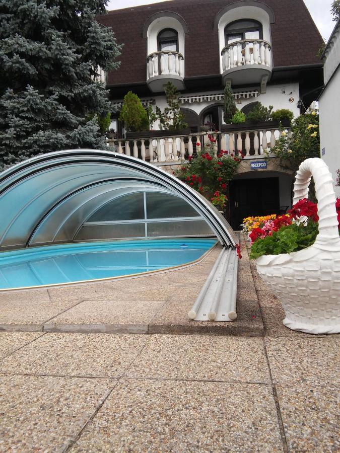 Steinhaus Bed & Breakfast Кестхей Екстер'єр фото