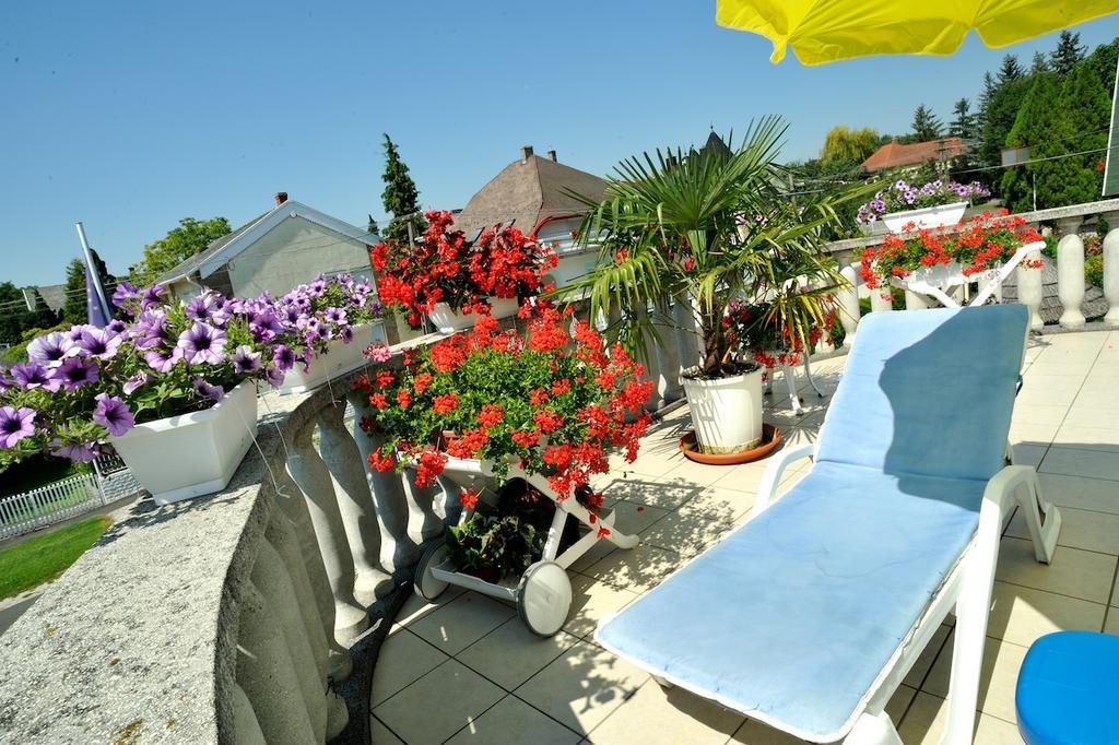 Steinhaus Bed & Breakfast Кестхей Екстер'єр фото