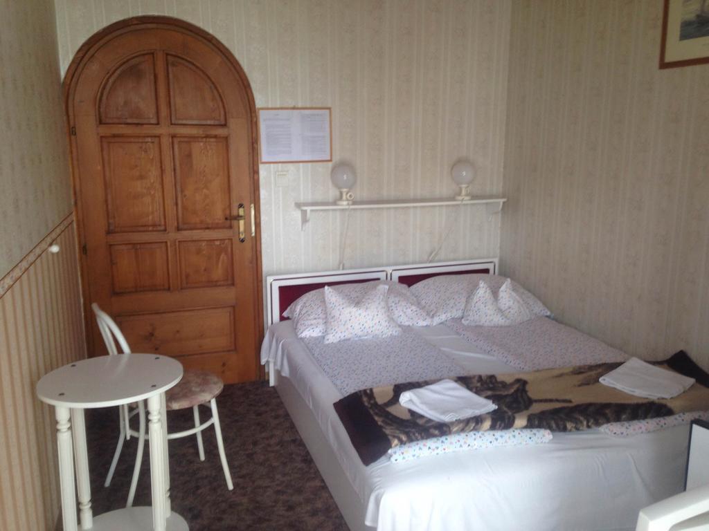 Steinhaus Bed & Breakfast Кестхей Екстер'єр фото