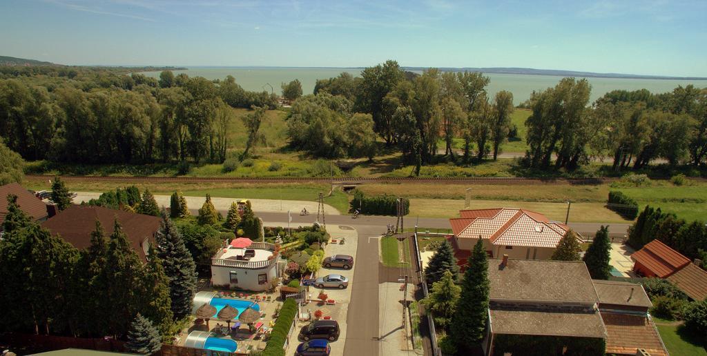 Steinhaus Bed & Breakfast Кестхей Екстер'єр фото