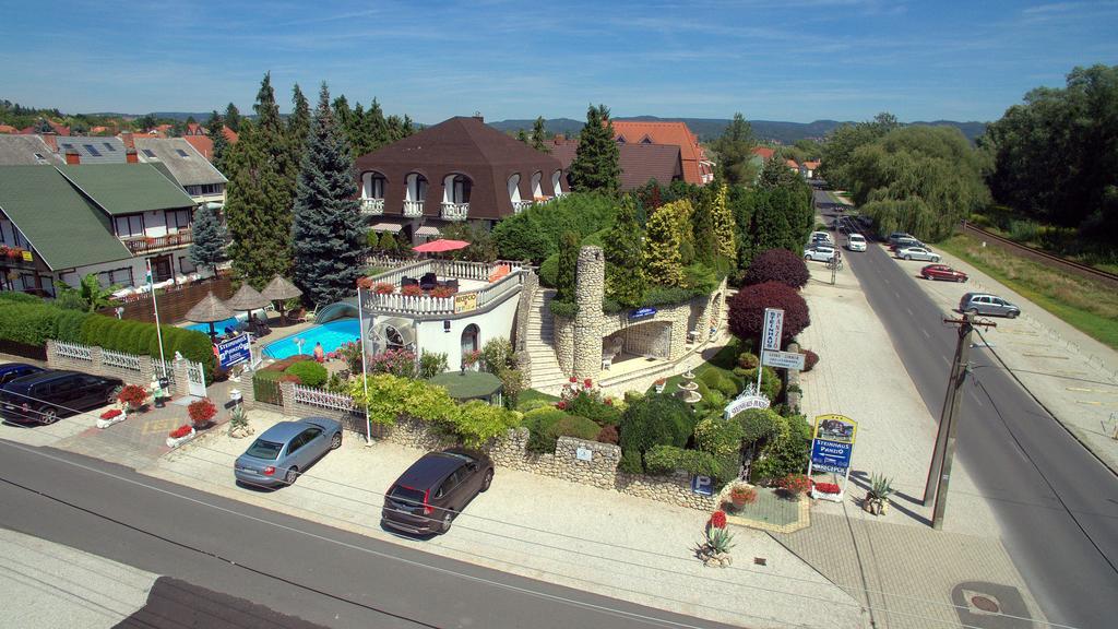 Steinhaus Bed & Breakfast Кестхей Екстер'єр фото